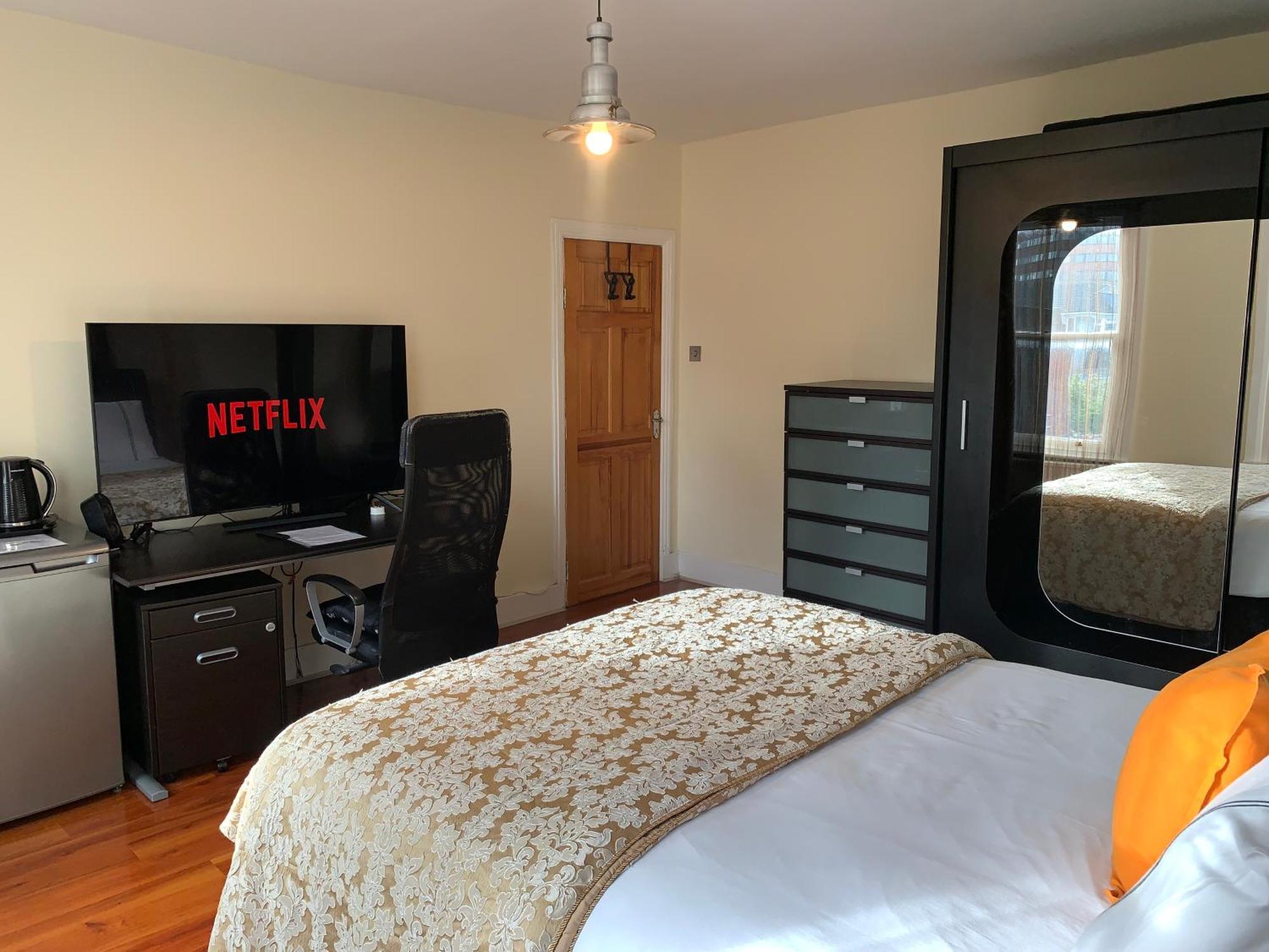 Superbly Furnished In Accommodatie bij particulieren *